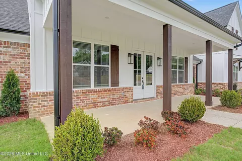 Exterior - 2401 Lauren Way, Hernando, MS 38632 photo 4 of 6
