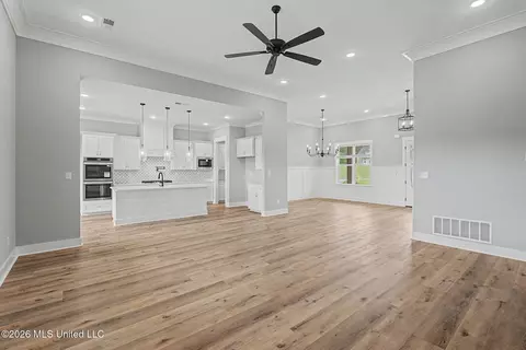 Living - 2401 Lauren Way, Hernando, MS 38632 photo 2 of 2