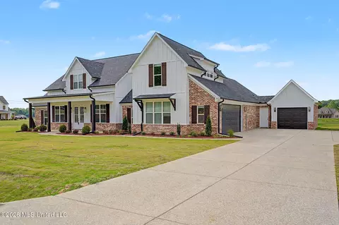 Exterior - 2401 Lauren Way, Hernando, MS 38632 photo 3 of 6