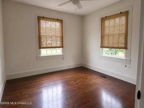 Bedroom - 34 Orange Ave, Natchez, MS 39120 photo 3 of 3