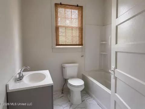 Bath - 34 Orange Ave, Natchez, MS 39120 photo 3 of 3