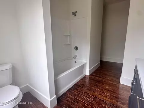 Bath - 34 Orange Ave, Natchez, MS 39120 photo 2 of 3