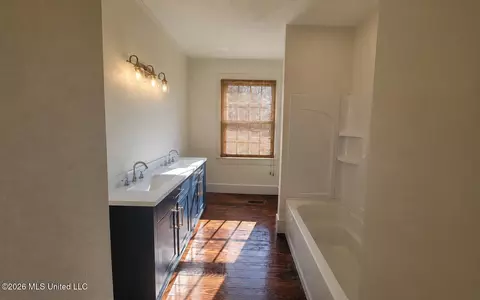 Bath - 34 Orange Ave, Natchez, MS 39120 photo 1 of 3