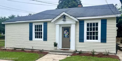 34 Orange Ave, Natchez, MS 39120