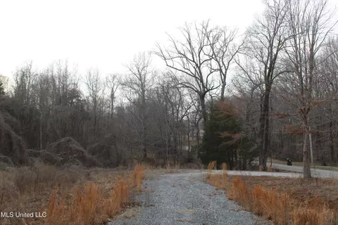 797 Gardner Rd, Holly Springs, MS 38635