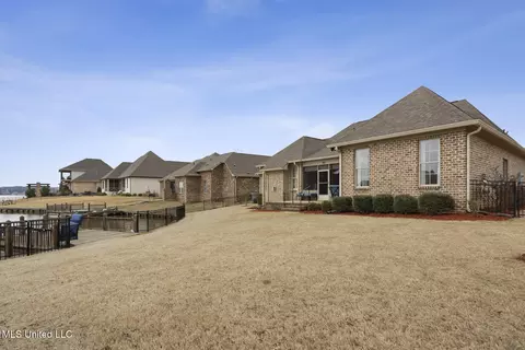 Exterior - 142 Camden Shrs, Madison, MS 39110 photo 4 of 5