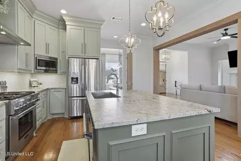 Kitchen - 142 Camden Shrs, Madison, MS 39110 photo 4 of 6