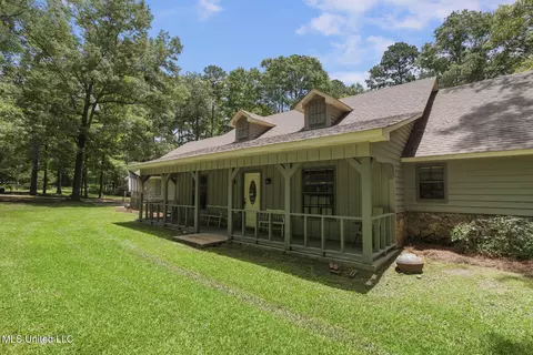 Exterior - 809 Springlake Dr, Terry, MS 39170 photo 5 of 20