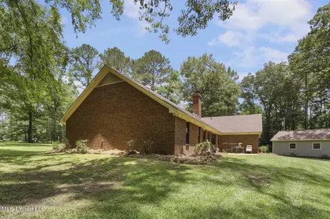 Exterior - 809 Springlake Dr, Terry, MS 39170 photo 6 of 20