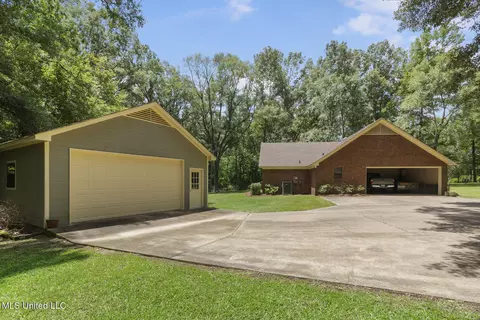 Exterior - 809 Springlake Dr, Terry, MS 39170 photo 9 of 20