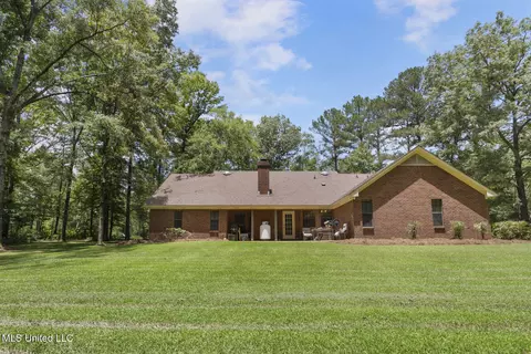 Exterior - 809 Springlake Dr, Terry, MS 39170 photo 8 of 20