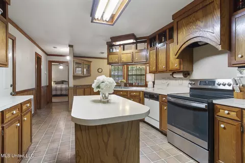 Kitchen - 809 Springlake Dr, Terry, MS 39170 photo 2 of 5