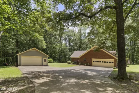 Exterior - 809 Springlake Dr, Terry, MS 39170 photo 13 of 20