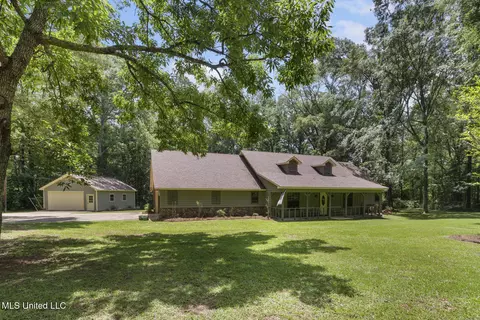 Exterior - 809 Springlake Dr, Terry, MS 39170 photo 3 of 20