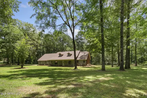 Exterior - 809 Springlake Dr, Terry, MS 39170 photo 2 of 20