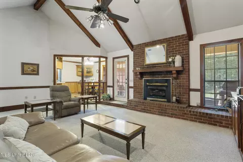 Living - 809 Springlake Dr, Terry, MS 39170 photo 1 of 1