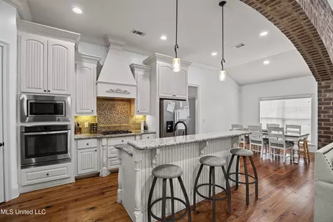 Kitchen - 110 Tail Feather Dr, Madison, MS 39110 photo 2 of 2