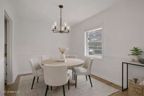 Dining - 910 Hackberry Dr, Southaven, MS 38671 photo 1 of 2