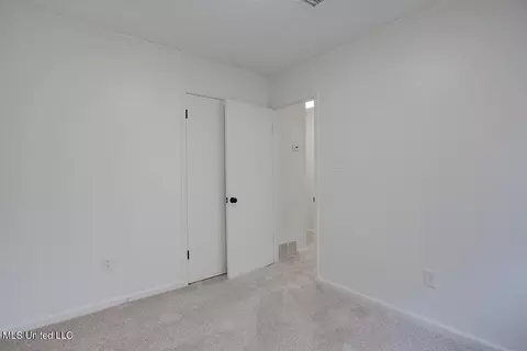 Bedroom - 910 Hackberry Dr, Southaven, MS 38671 photo 7 of 9