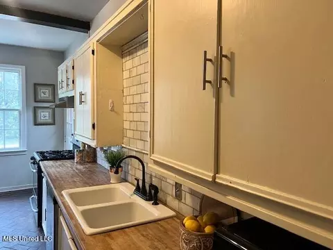 Kitchen - 1846 Howard St, Jackson, MS 39202 photo 1 of 3