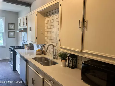 Kitchen - 1846 Howard St, Jackson, MS 39202 photo 1 of 3