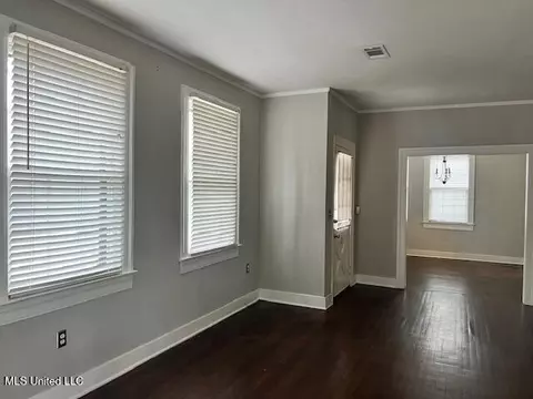 Living - 1846 Howard St, Jackson, MS 39202 photo 3 of 5