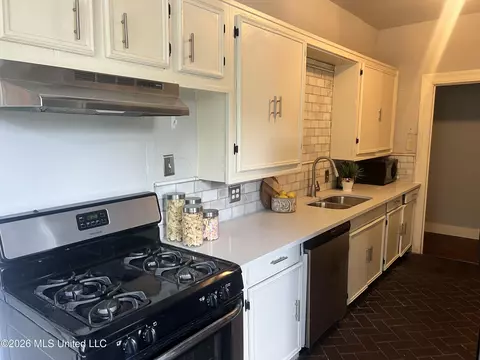 Kitchen - 1846 Howard St, Jackson, MS 39202 photo 2 of 3