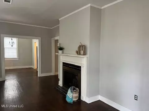 Living - 1846 Howard St, Jackson, MS 39202 photo 4 of 5