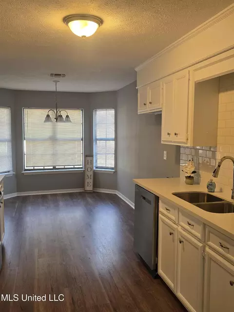 Kitchen - 8 Ridgeway Pl, Clinton, MS 39056 photo 1 of 1