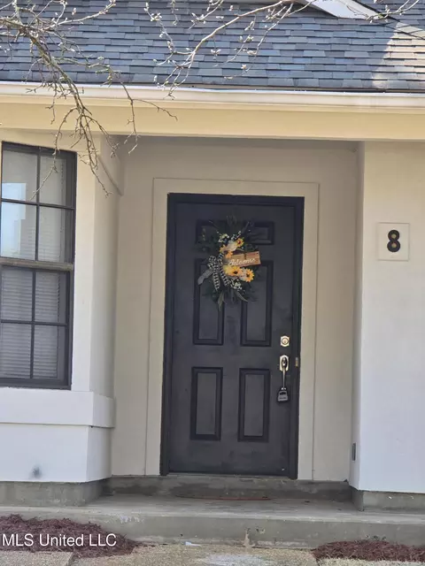 Exterior - 8 Ridgeway Pl, Clinton, MS 39056 photo 2 of 2