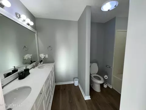 Bath - 8 Ridgeway Pl, Clinton, MS 39056 photo 3 of 3