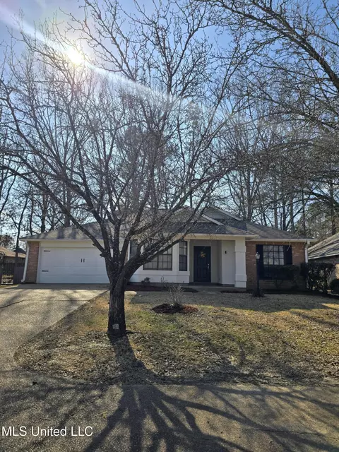 8 Ridgeway Pl, Clinton, MS 39056