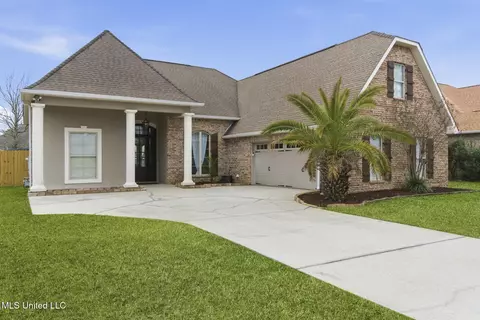 2305 Sunkist Country Club Rd, Biloxi, MS 39532