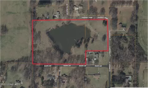 5599 Claridge Ct, Horn Lake, MS 38637