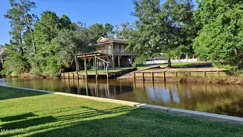 5037 Oklahoma St, Bay Saint Louis, MS 39520