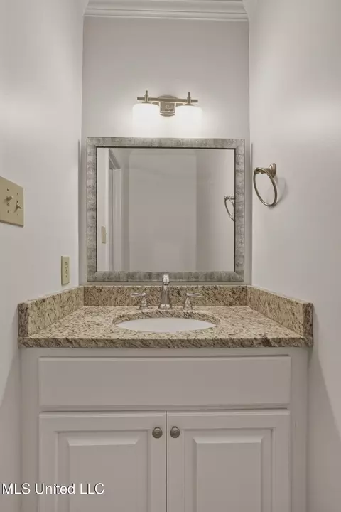 Bath - 35 Eastbrooke St, Jackson, MS 39216 photo 1 of 5