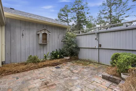 Exterior - 35 Eastbrooke St, Jackson, MS 39216 photo 4 of 5