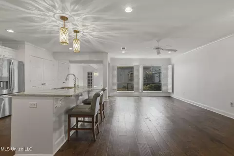 Living - 35 Eastbrooke St, Jackson, MS 39216 photo 1 of 5