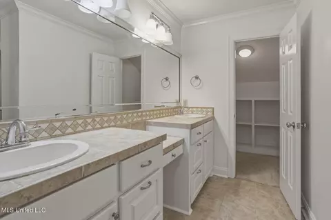 Bath - 35 Eastbrooke St, Jackson, MS 39216 photo 4 of 5