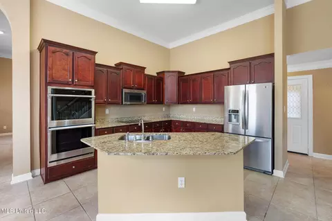 Kitchen - 9073 Lyon Cv, Olive Branch, MS 38654 photo 2 of 5