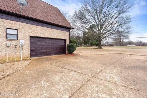 Other - 9073 Lyon Cv, Olive Branch, MS 38654 photo 14 of 16