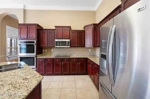 Kitchen - 9073 Lyon Cv, Olive Branch, MS 38654 photo 4 of 5