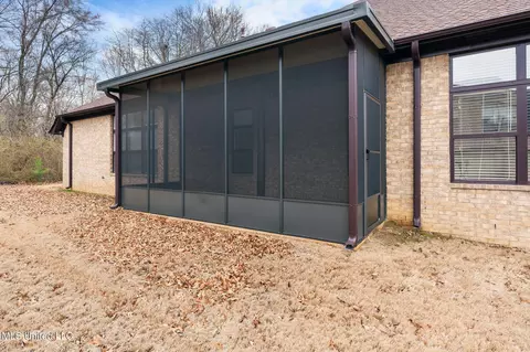 Exterior - 9073 Lyon Cv, Olive Branch, MS 38654 photo 2 of 3