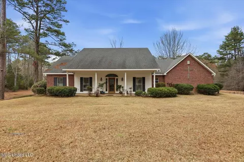 1407 Monterey Rd, Florence, MS 39073