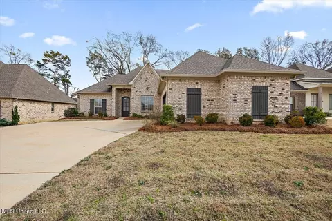 735 Glenwild Dr, Canton, MS 39046