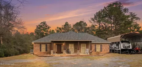 78 Percy Oneal Rd, Perkinston, MS 39573