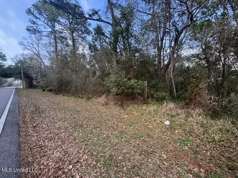 624 Old Spanish Trl, Gautier, MS 39553
