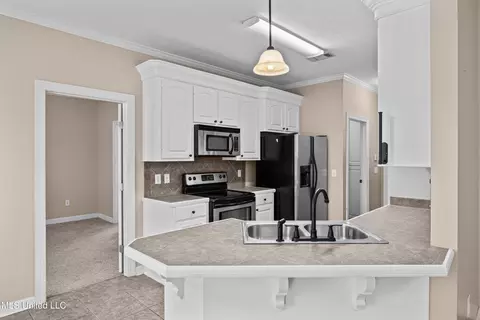 Kitchen - 504 Kate Lofton Dr, Brandon, MS 39047 photo 1 of 2
