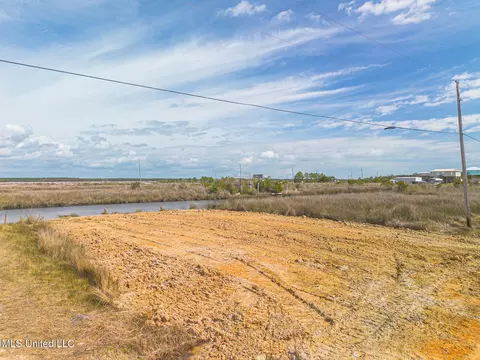 W Bayou Road, Bay Saint Louis, MS 39520