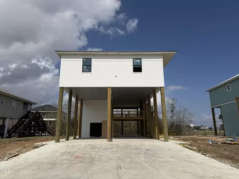 11129 Bay Cove Dr, Bay Saint Louis, MS 39520
